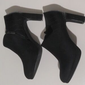 Xappeal Ayla Women's Black Suede Top Heeled Boots. Size 8M NWOT